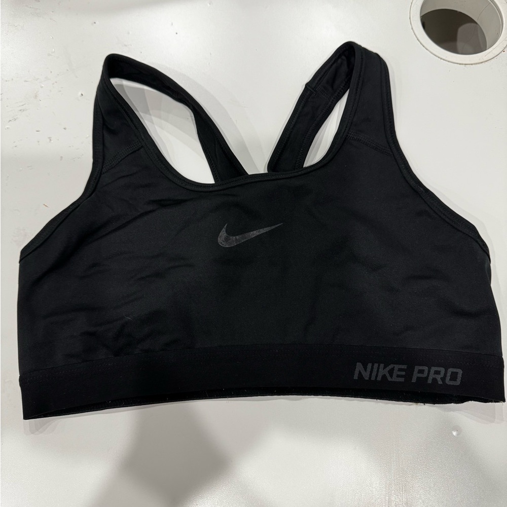 Nike Pro Women's Black Sports Bra